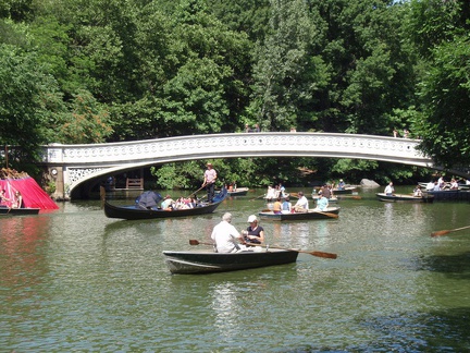 The Lake mit Bow Bridge