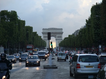Champs-Élysées mit Triumphbogen