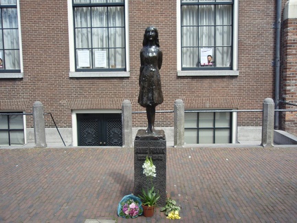 Anne-Frank-Statue in der Prinsengracht