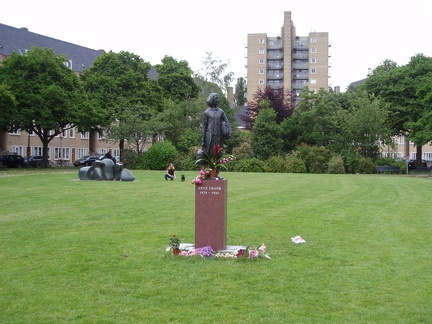 Anne Frank - Denkmal am Merwedeplein