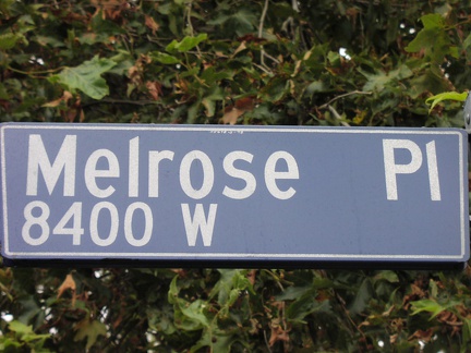 Melrose Place, Straßenschild